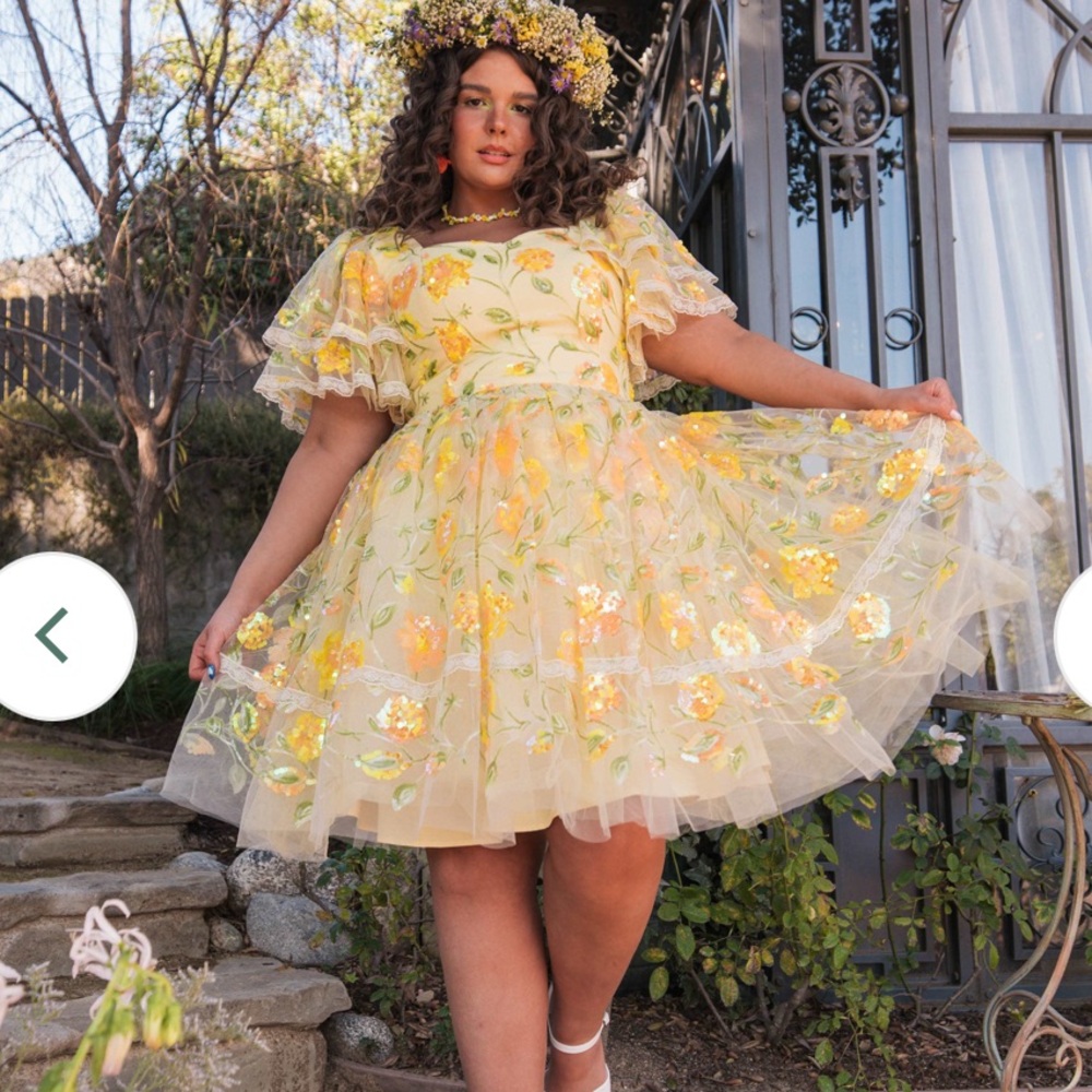 Bramble JESSAKAE sequin dress in yellow medium mini midi